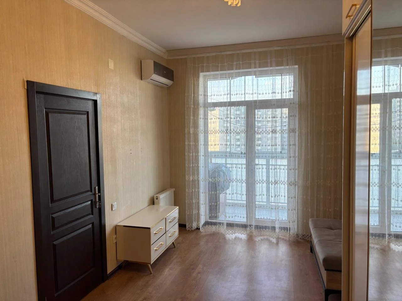 Kirayə 1 otaqlı Mənzil 40 m² Yasamal r. İnşaatçılar m. – şəkil 4