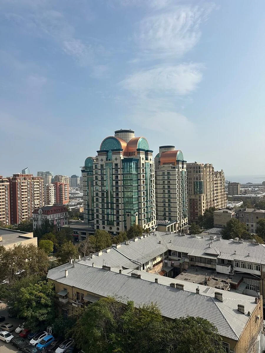 Kirayə 5 otaqlı Mənzil 221 m² Nəsimi r. 28 May m. – şəkil 1