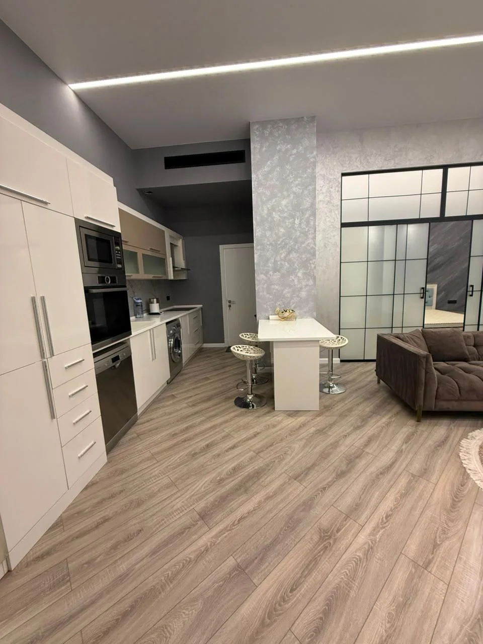 Kirayə 2 otaqlı Mənzil 60 m² Xətai r.