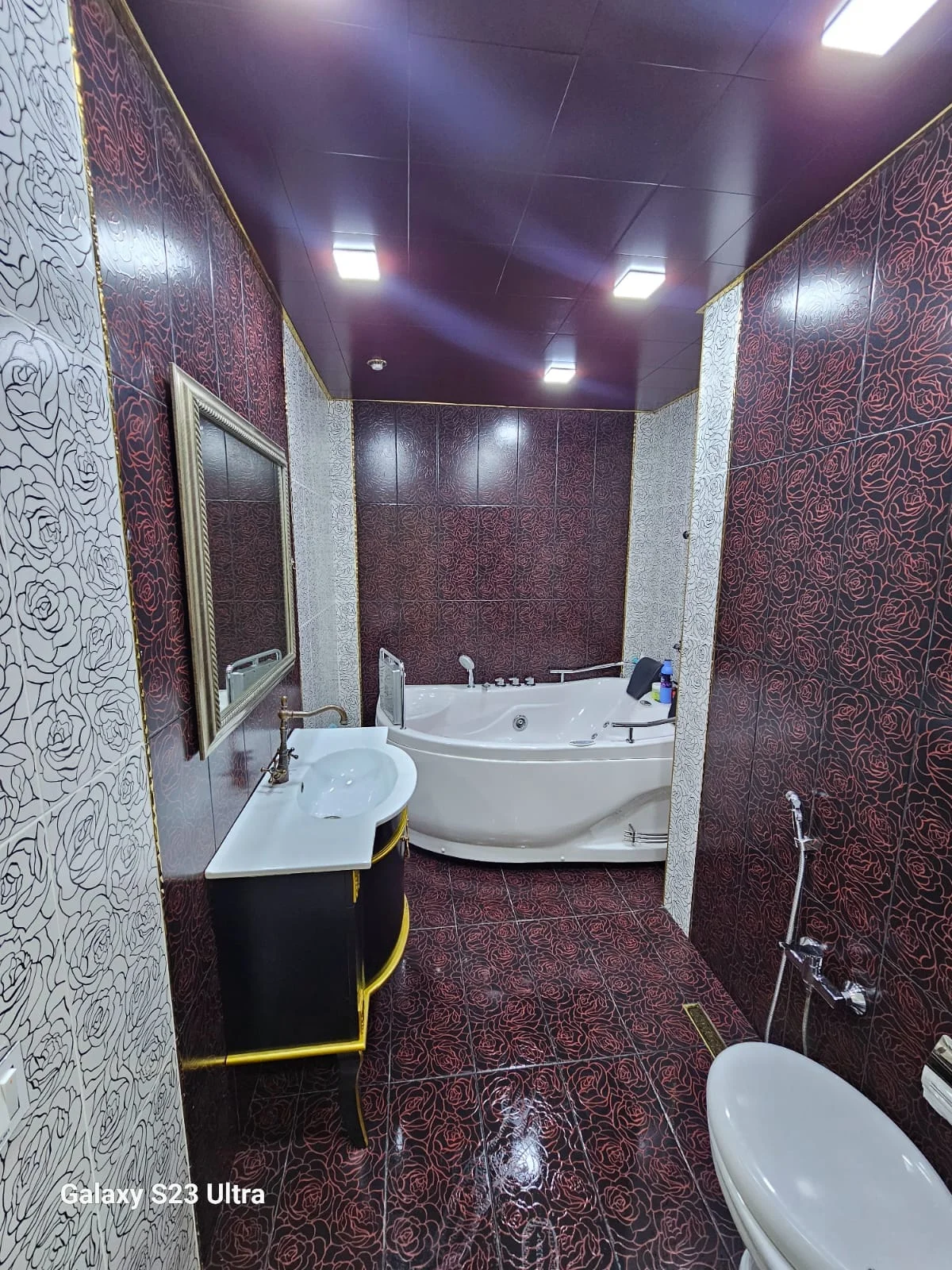 Kirayə 3 otaqlı Mənzil 150 m² Nərimanov r.