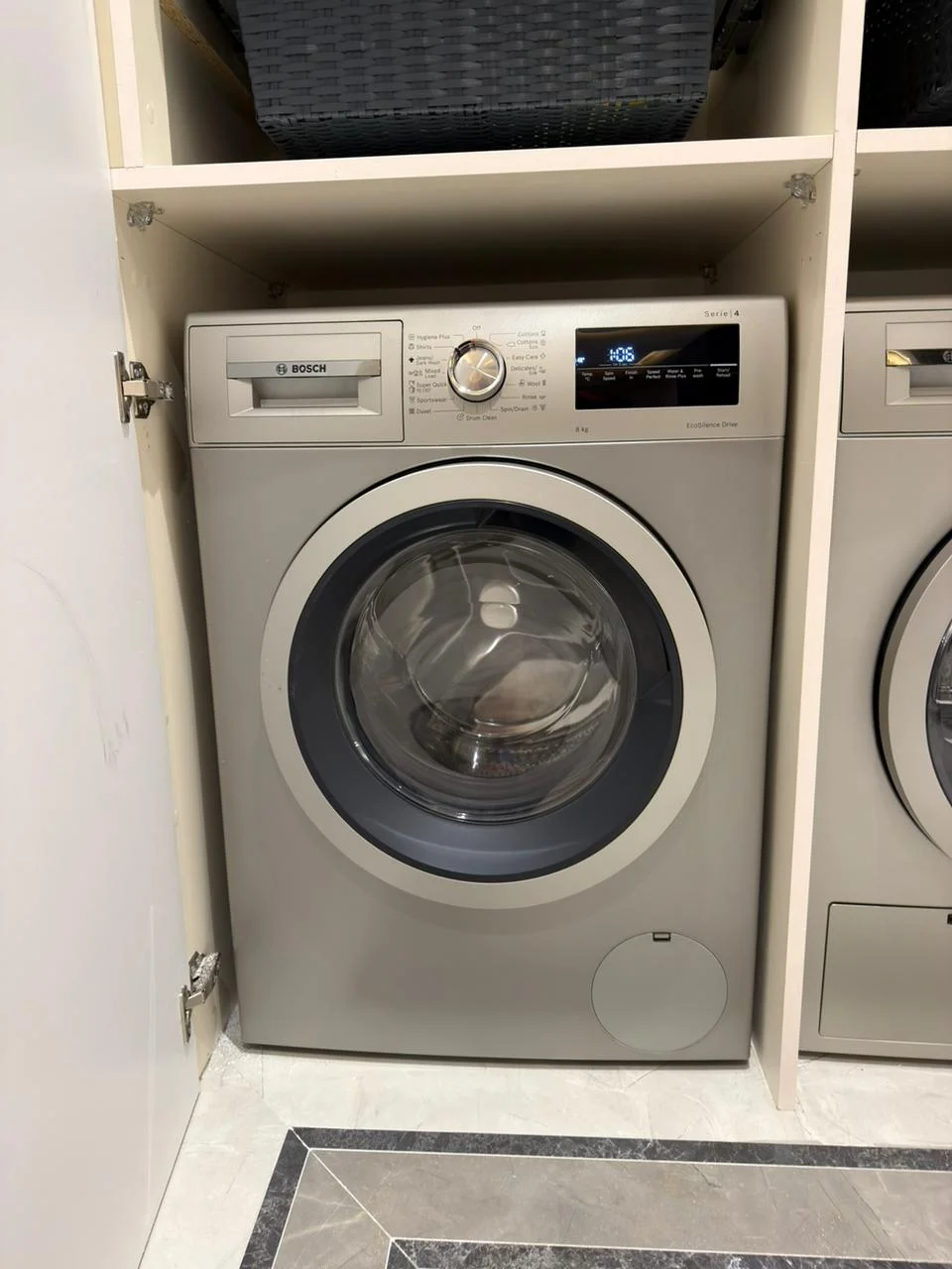 Rəssamlıq yanı 4 otaq 2500azn