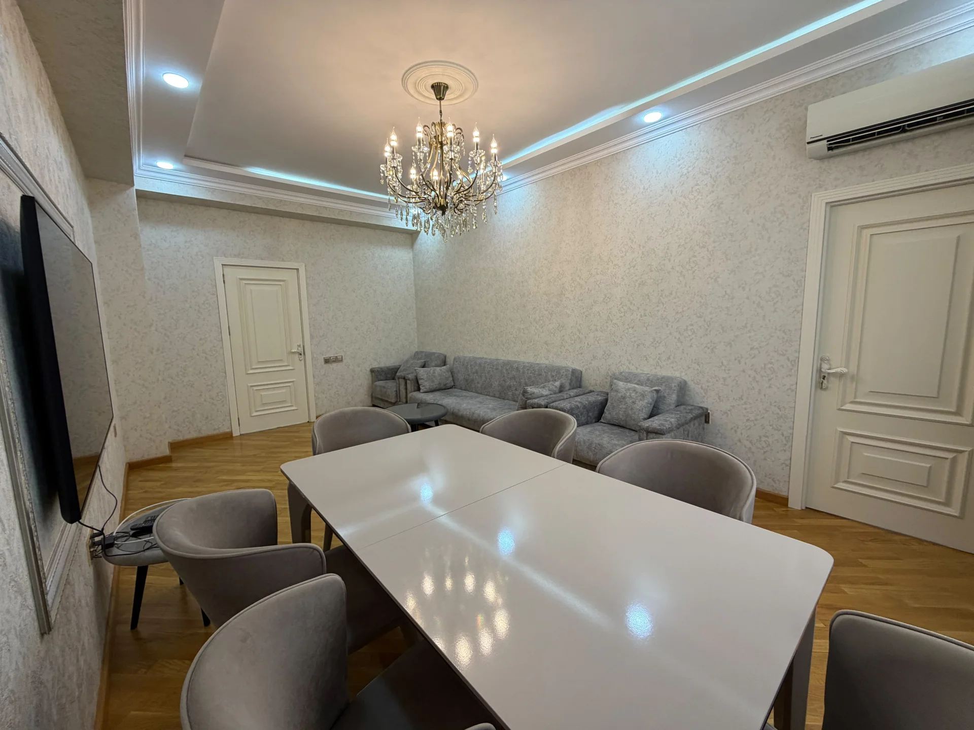 Kirayə 2 otaqlı Mənzil 70 m² Xətai r.