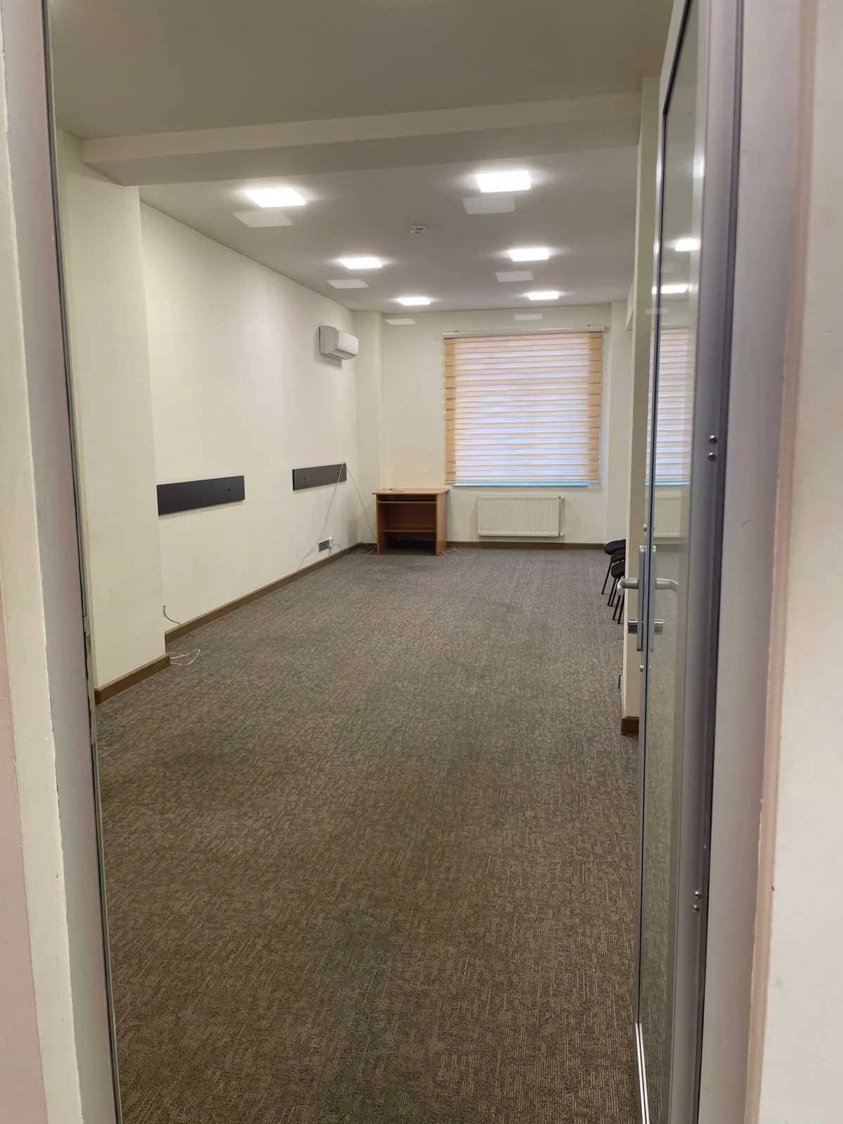 Kirayə 5 otaqlı Ofis 260 m² Nəsimi r.