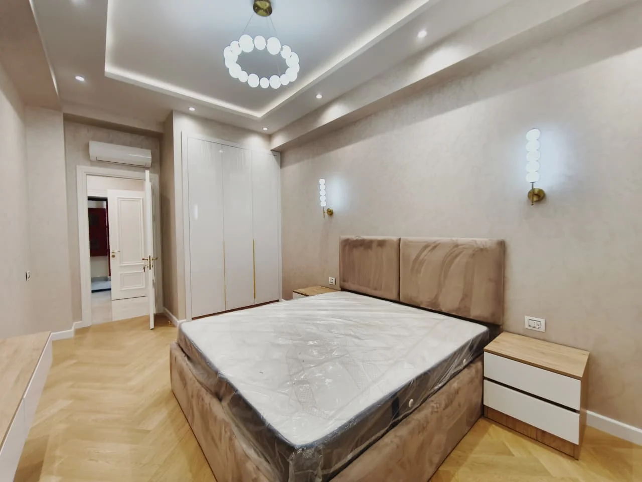 Kirayə 3 otaqlı Mənzil 140 m² Xətai r.