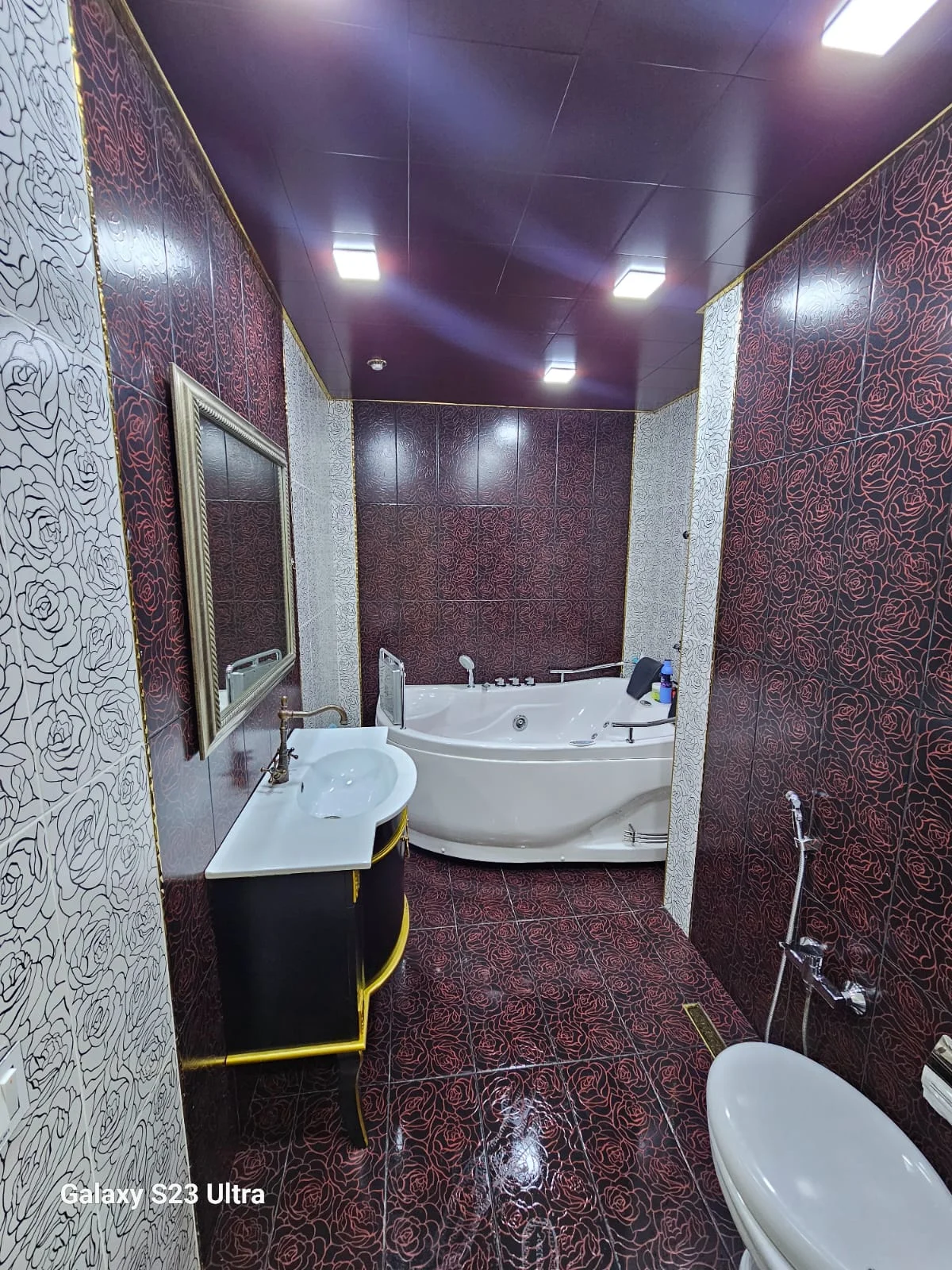 Kirayə 3 otaqlı Mənzil 127 m² Nərimanov r.