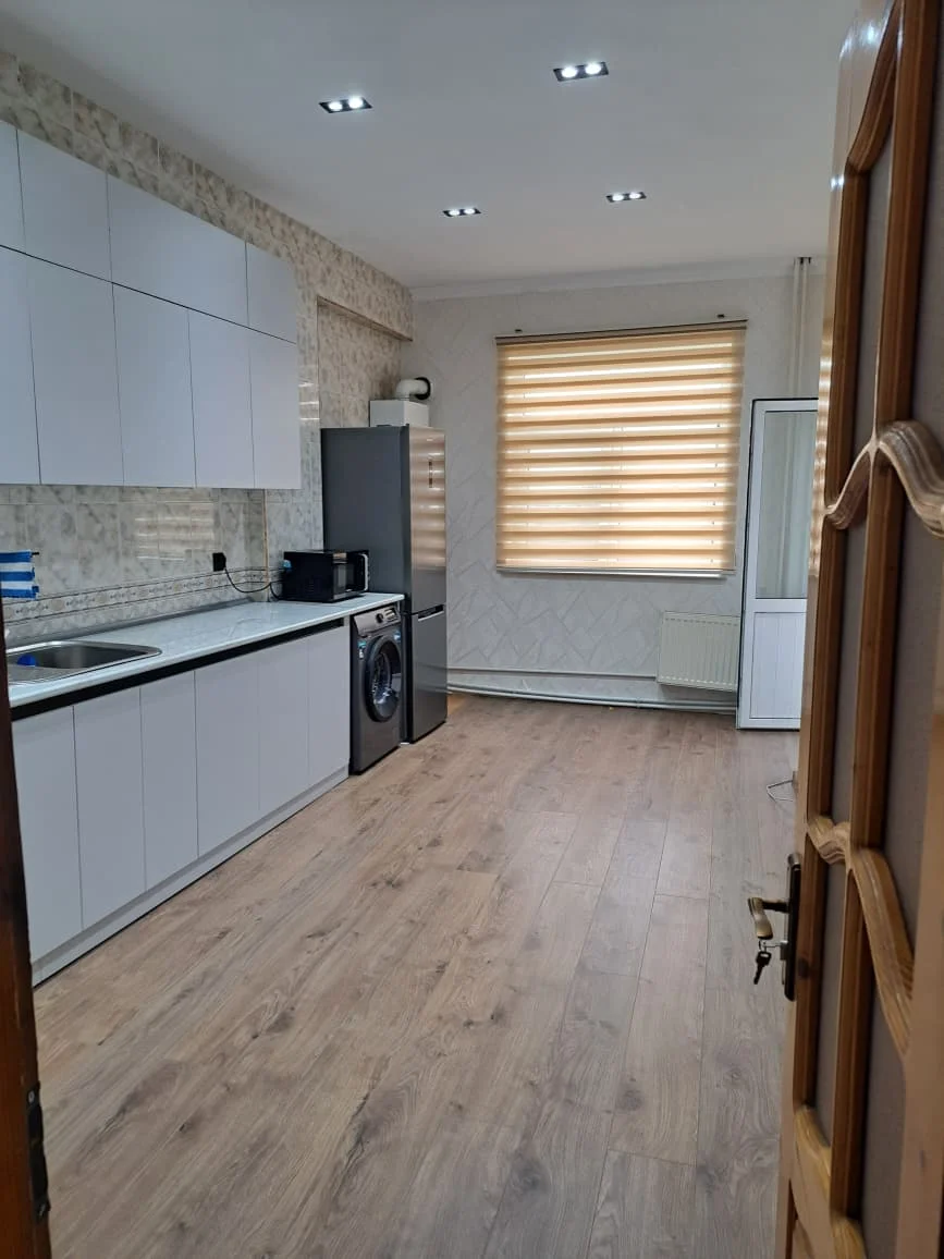 Kirayə 3 otaqlı Mənzil 112 m² Yasamal r.
