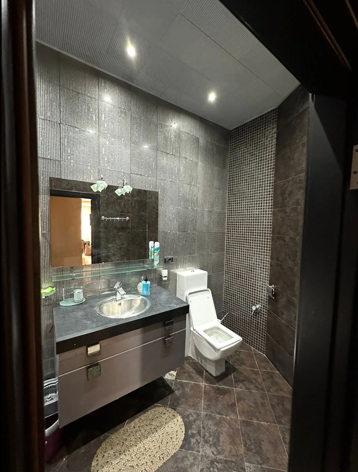 Kirayə 4 otaqlı Mənzil 200 m² Nəsimi r.