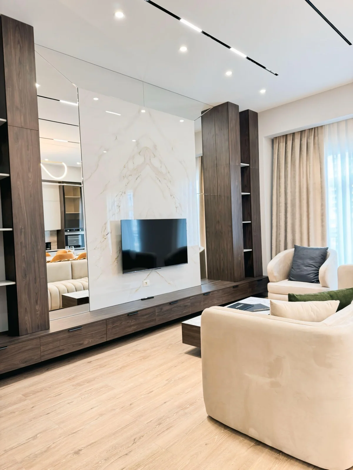 Kirayə 3 otaqlı Mənzil 120 m² Xətai r.