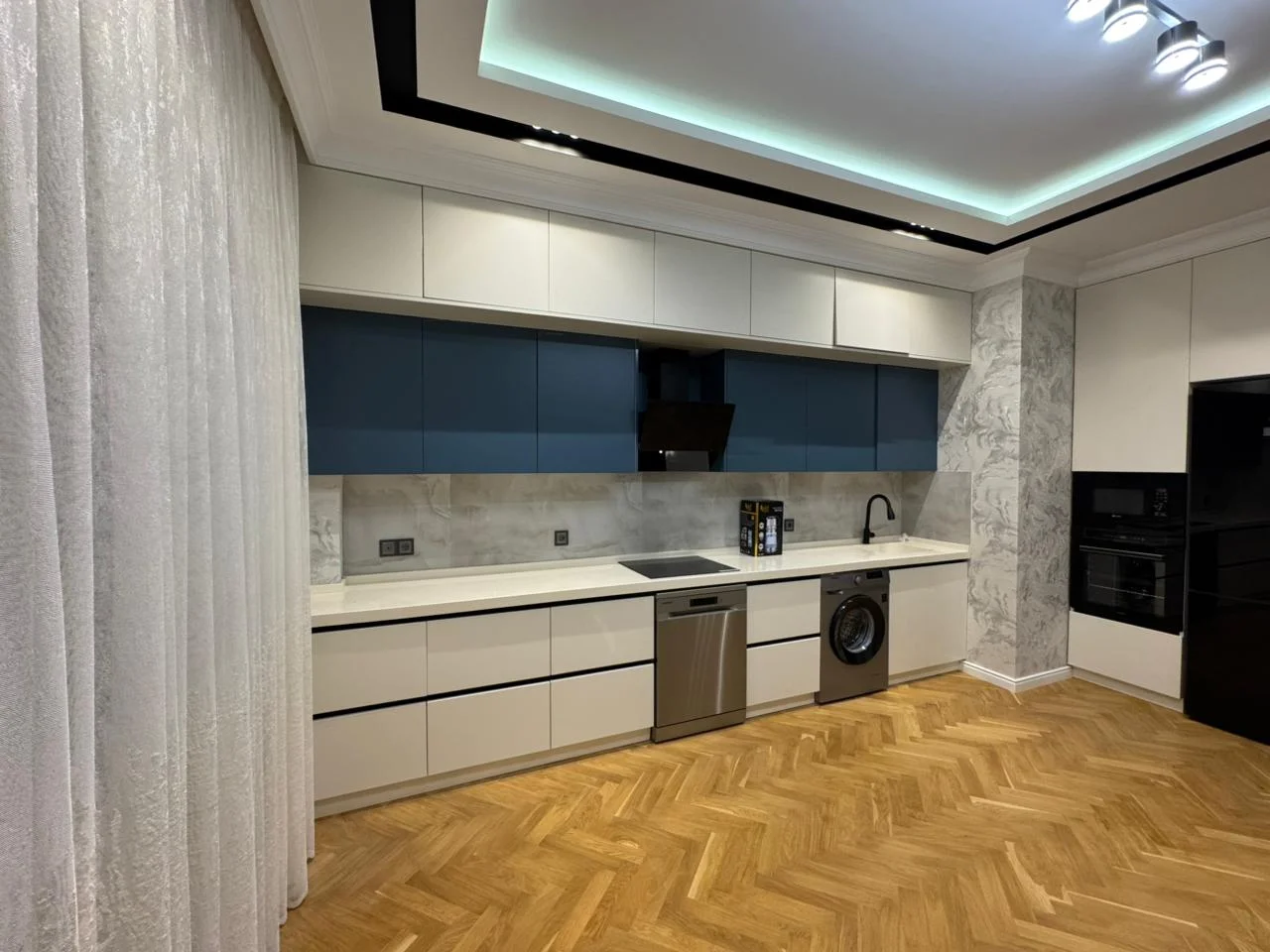 Kirayə 2 otaqlı Mənzil 92 m² Xətai r.