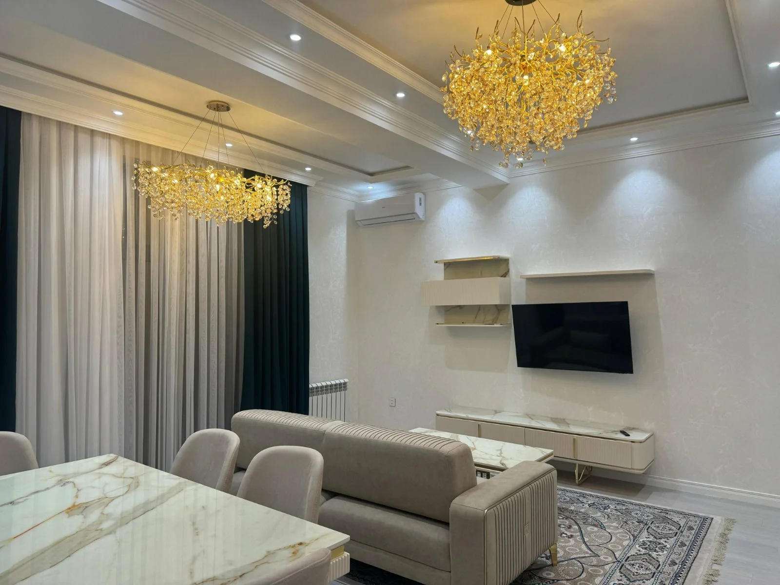 Kirayə 3 otaqlı Mənzil 125 m² Nəsimi r.