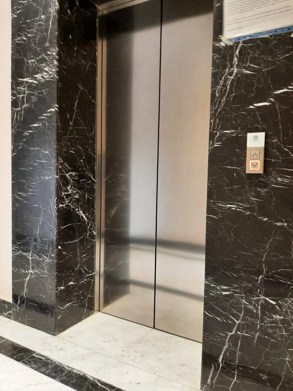 Kirayə 3 otaqlı Mənzil 120 m² Xətai r.
