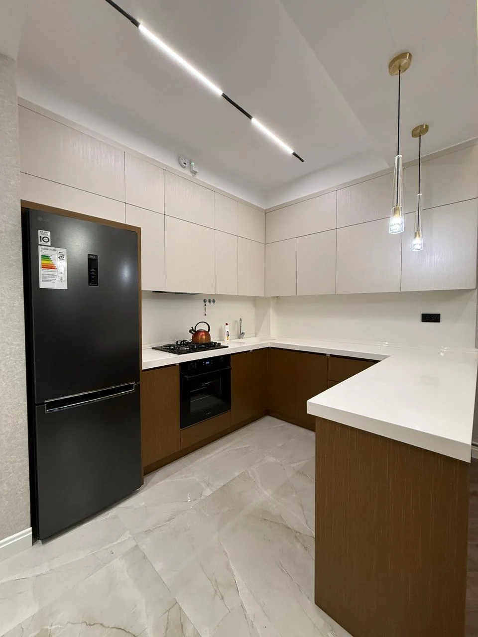 Kirayə 2 otaqlı Mənzil 85 m² Nəsimi r.