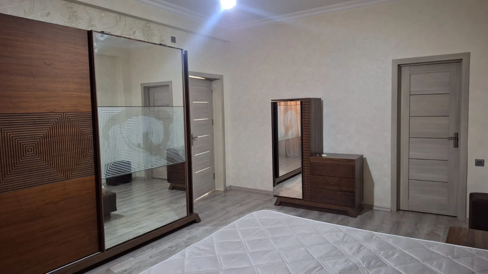 Kirayə 2 otaqlı Mənzil 103 m² Nərimanov r. – şəkil 5