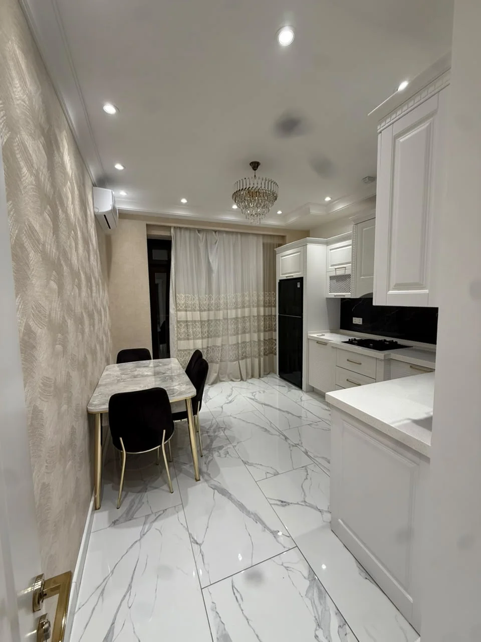 Kirayə 3 otaqlı Mənzil 150 m² Yasamal r.