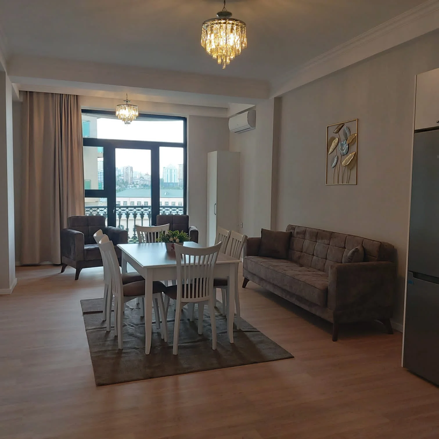 Kirayə 2 otaqlı Mənzil 90 m² Səbail r. İçərişəhər m. – şəkil 1