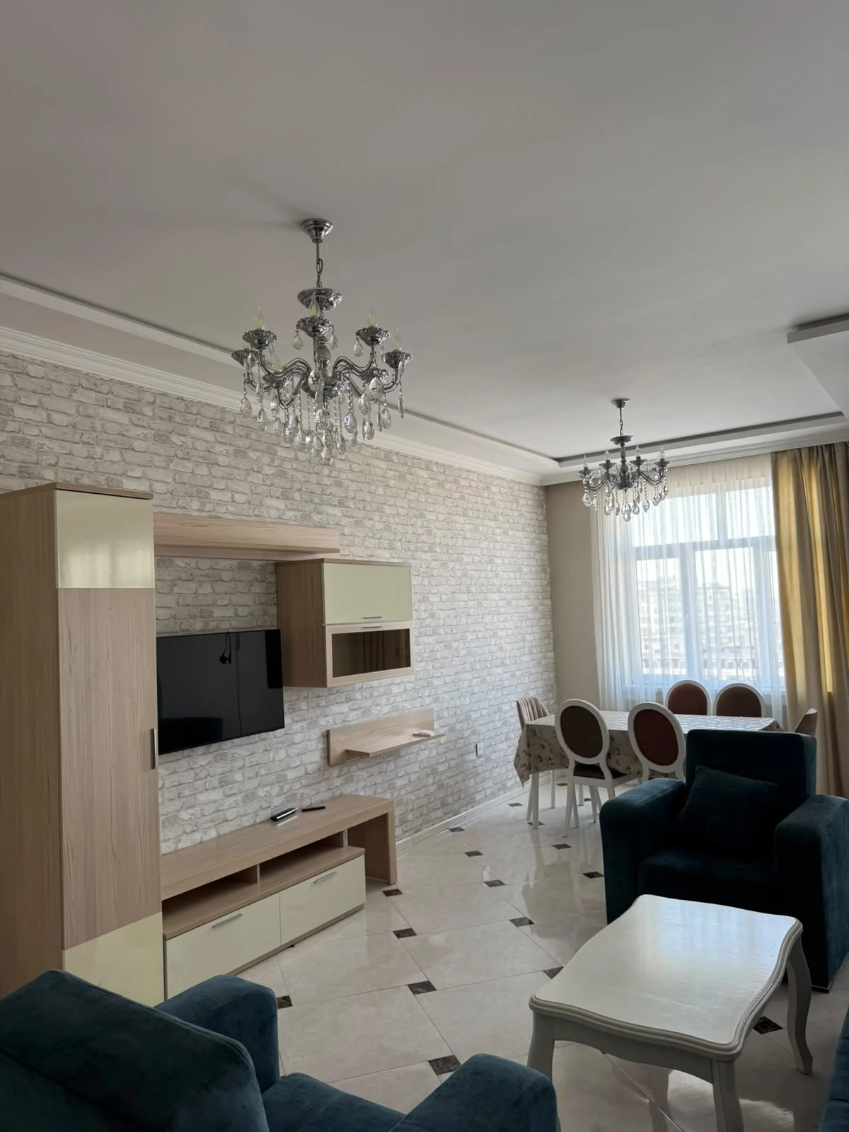 Kirayə 3 otaqlı Mənzil 120 m² Nəsimi r.