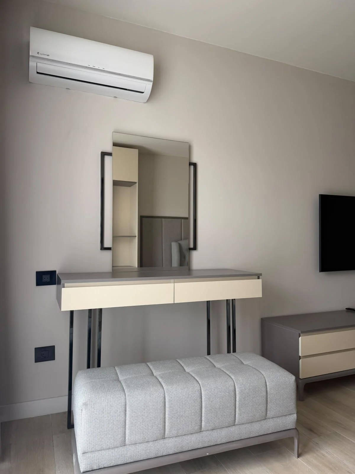 Kirayə 2 otaqlı Mənzil 97 m² Xətai r.