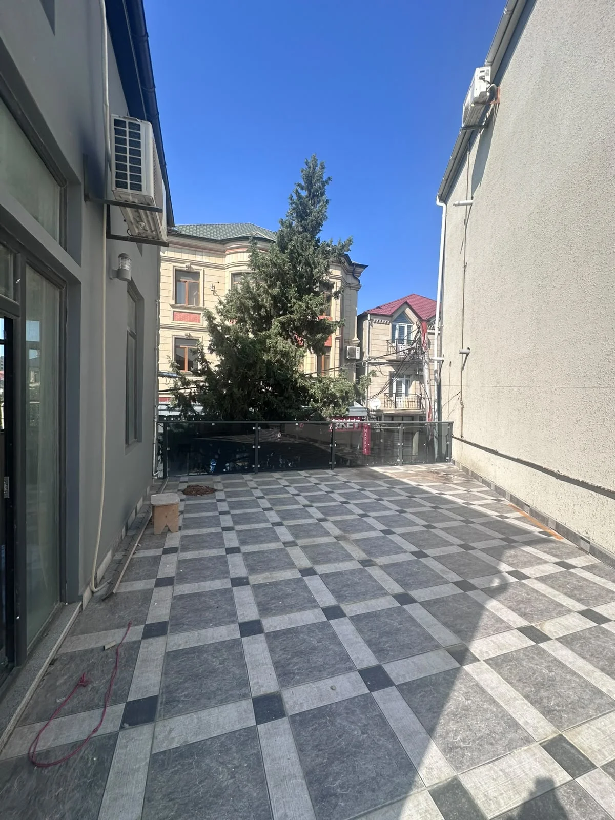 Kirayə Obyekt 350 m² Binəqədi r.