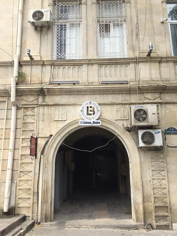 Kirayə 5 otaqlı Ofis 140 m² Səbail r.