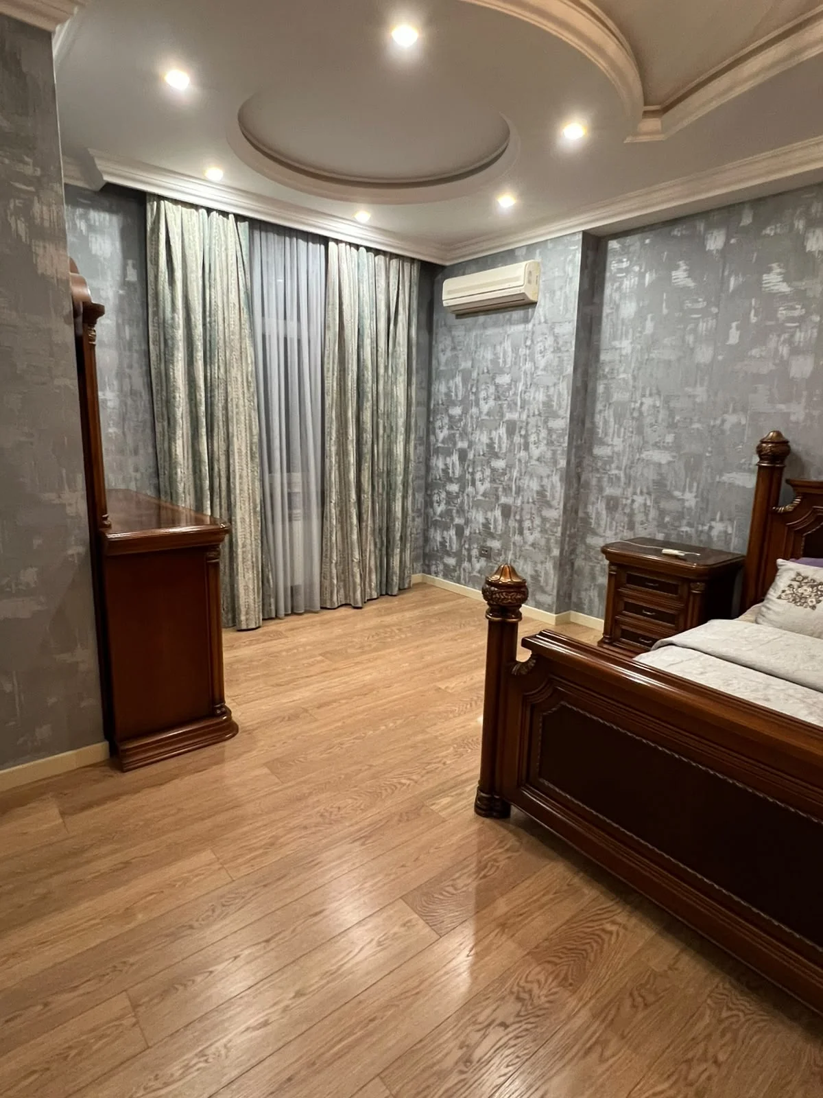 Satılır 4 otaqlı Mənzil 170 m² Xətai r.