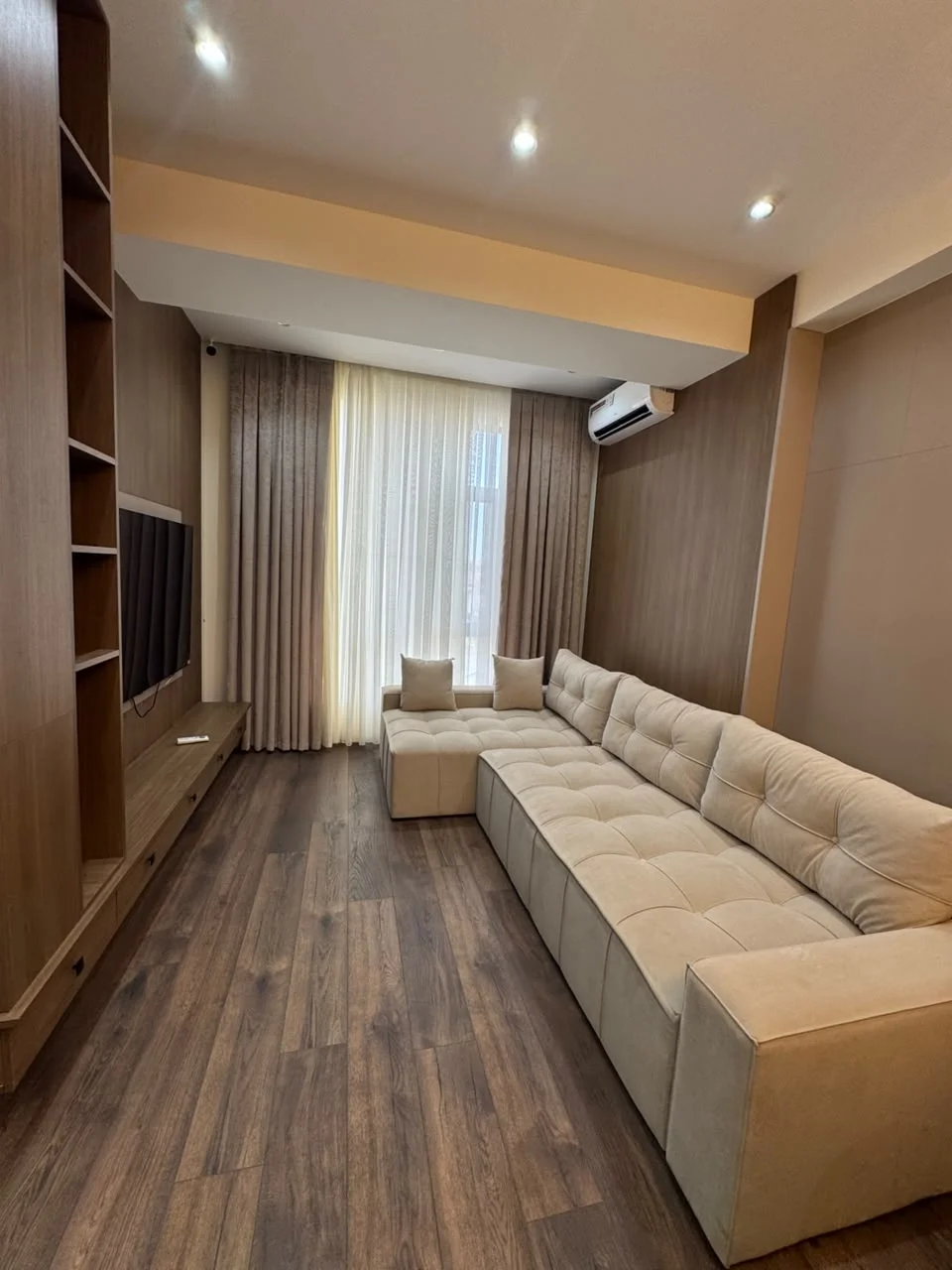 Kirayə 3 otaqlı Mənzil 110 m² Nərimanov r.