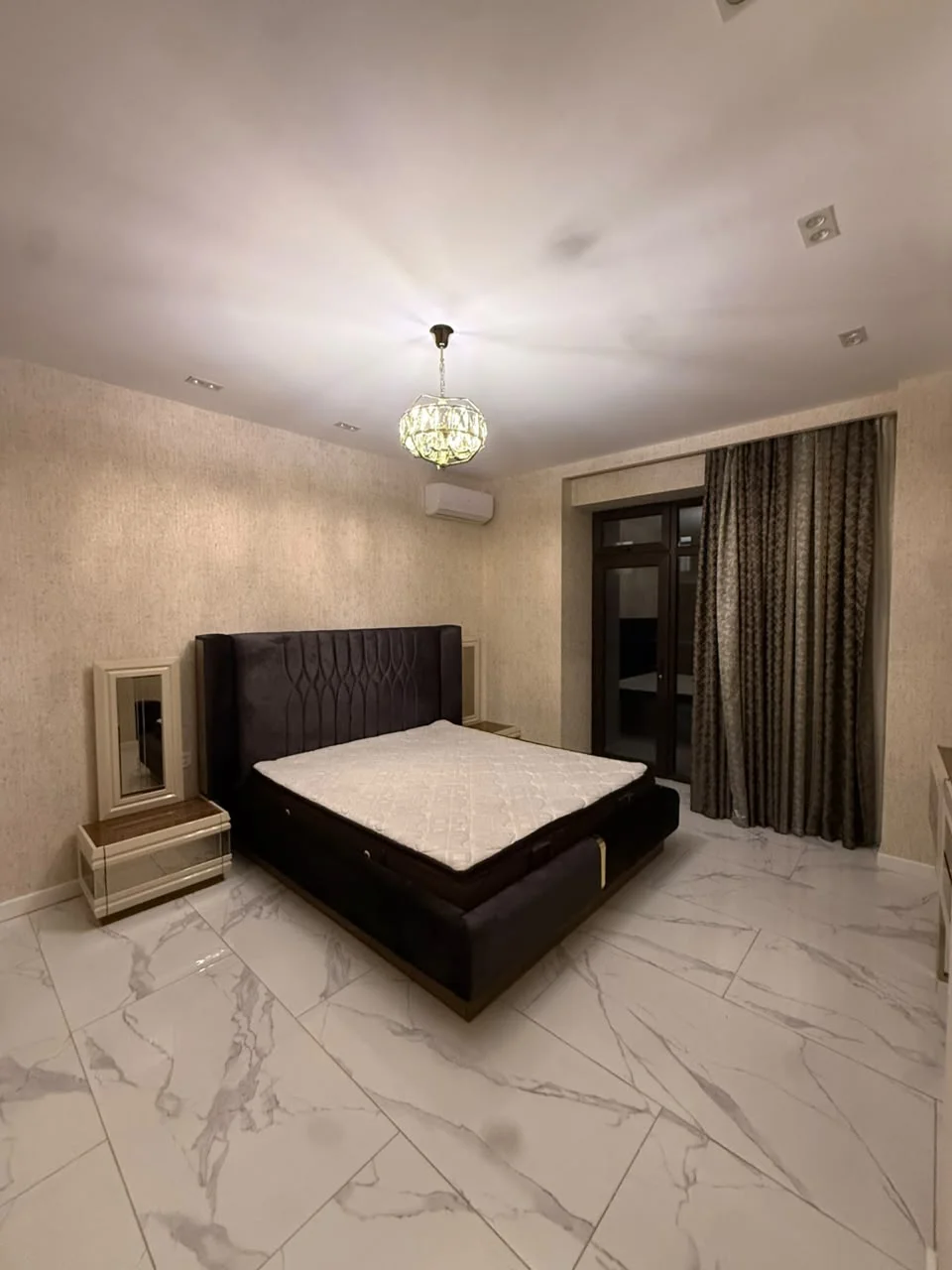 Kirayə 3 otaqlı Mənzil 150 m² Yasamal r.