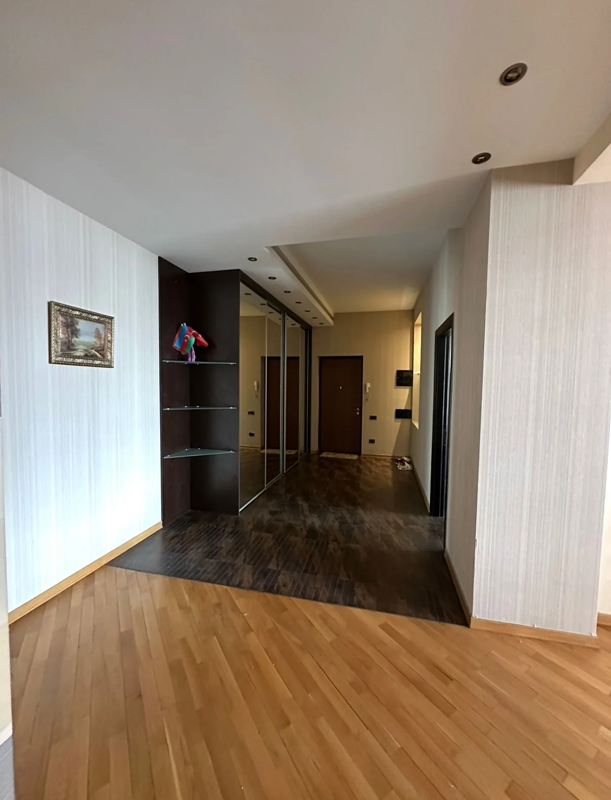 Kirayə 4 otaqlı Mənzil 200 m² Nəsimi r.