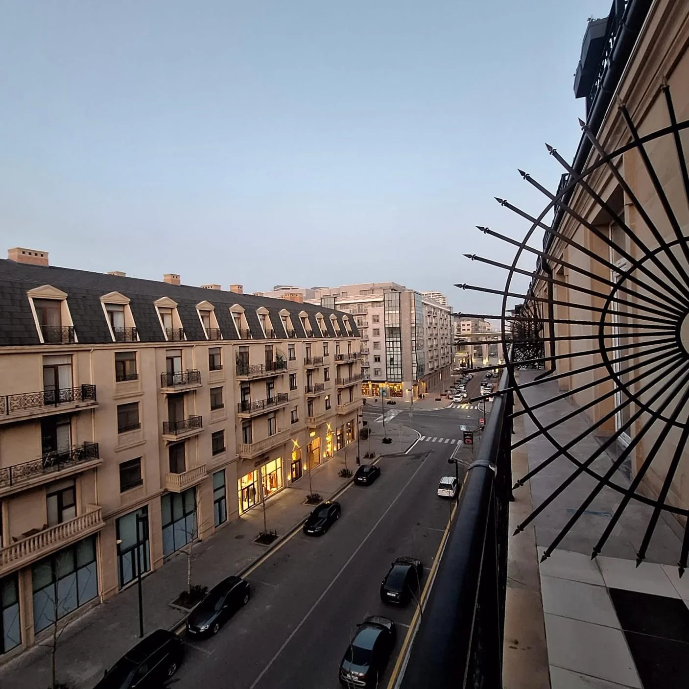 Kirayə 3 otaqlı Mənzil 150 m² Xətai r.