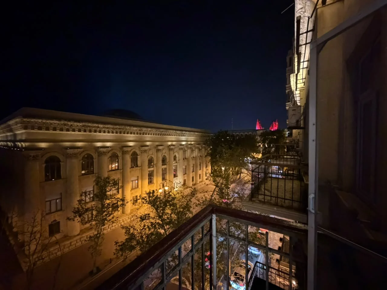 Kirayə 3 otaqlı Mənzil 100 m² Səbail r. Sahil m. – şəkil 11