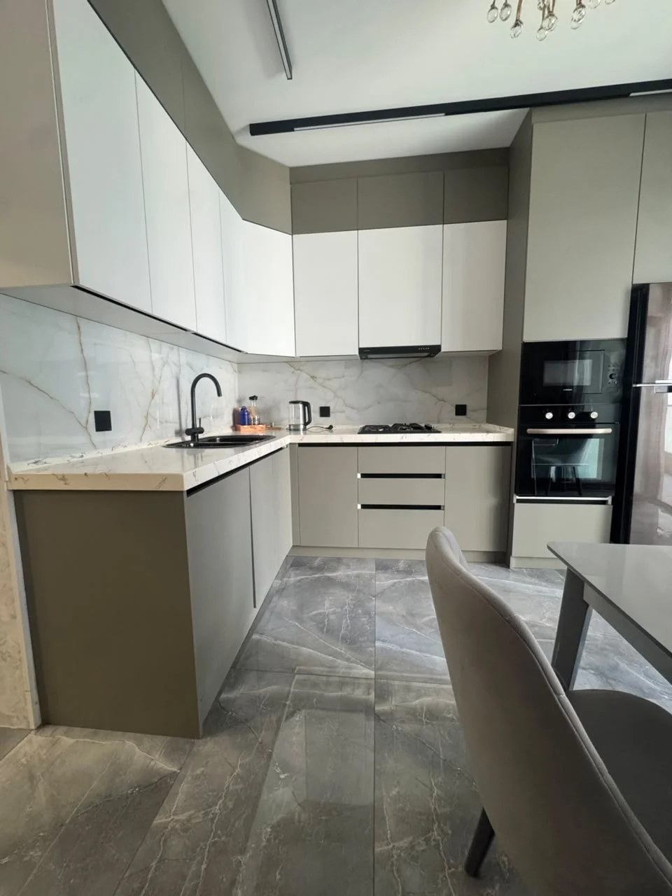 Kirayə 4 otaqlı Mənzil 178 m² Yasamal r. – şəkil 4