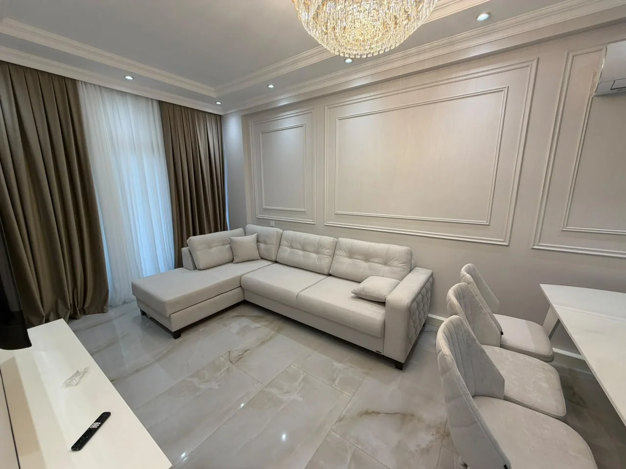 Kirayə 3 otaqlı Mənzil 115 m² Nəsimi r.