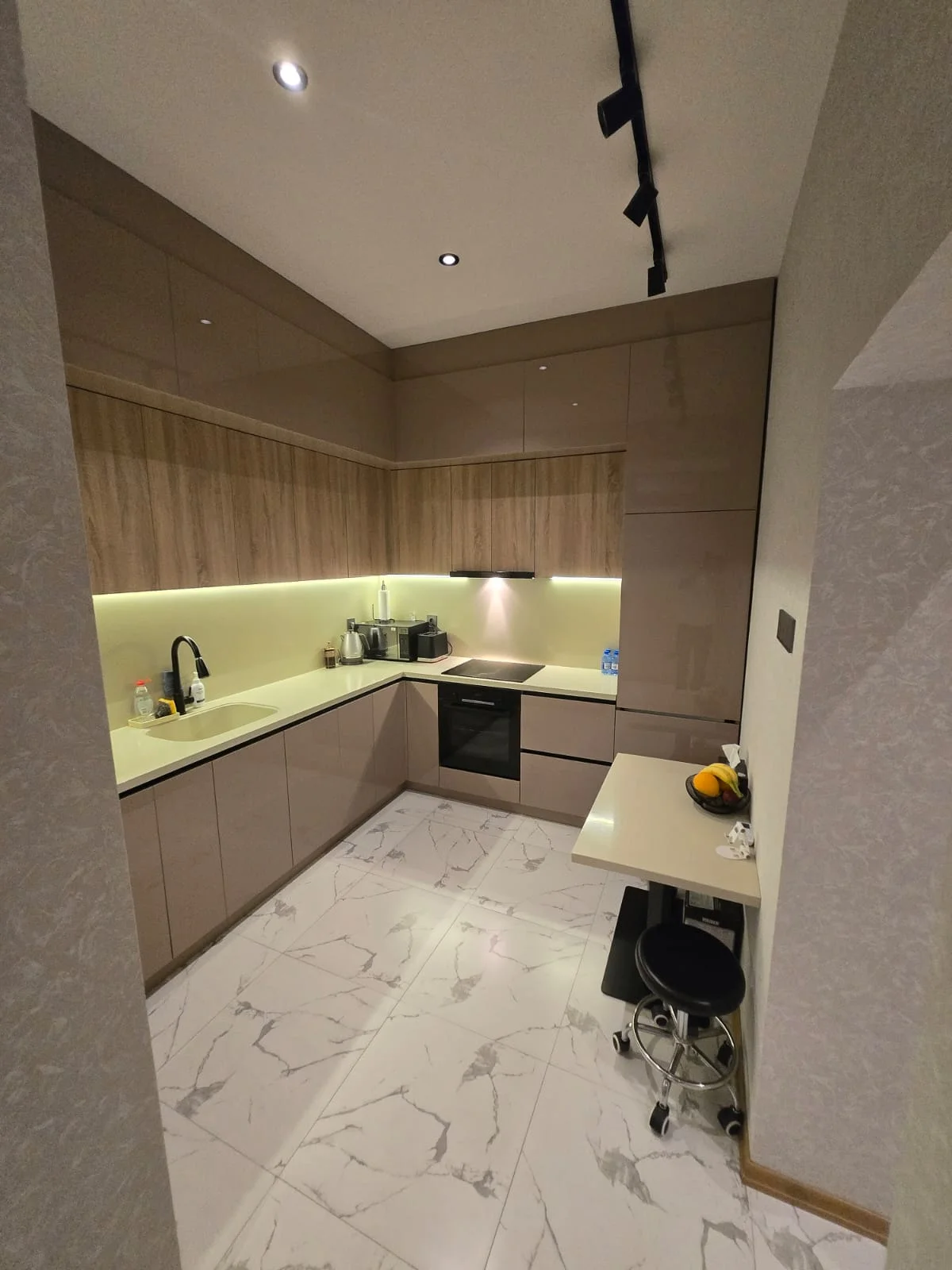 Kirayə 2 otaqlı Mənzil 80 m² Səbail r.