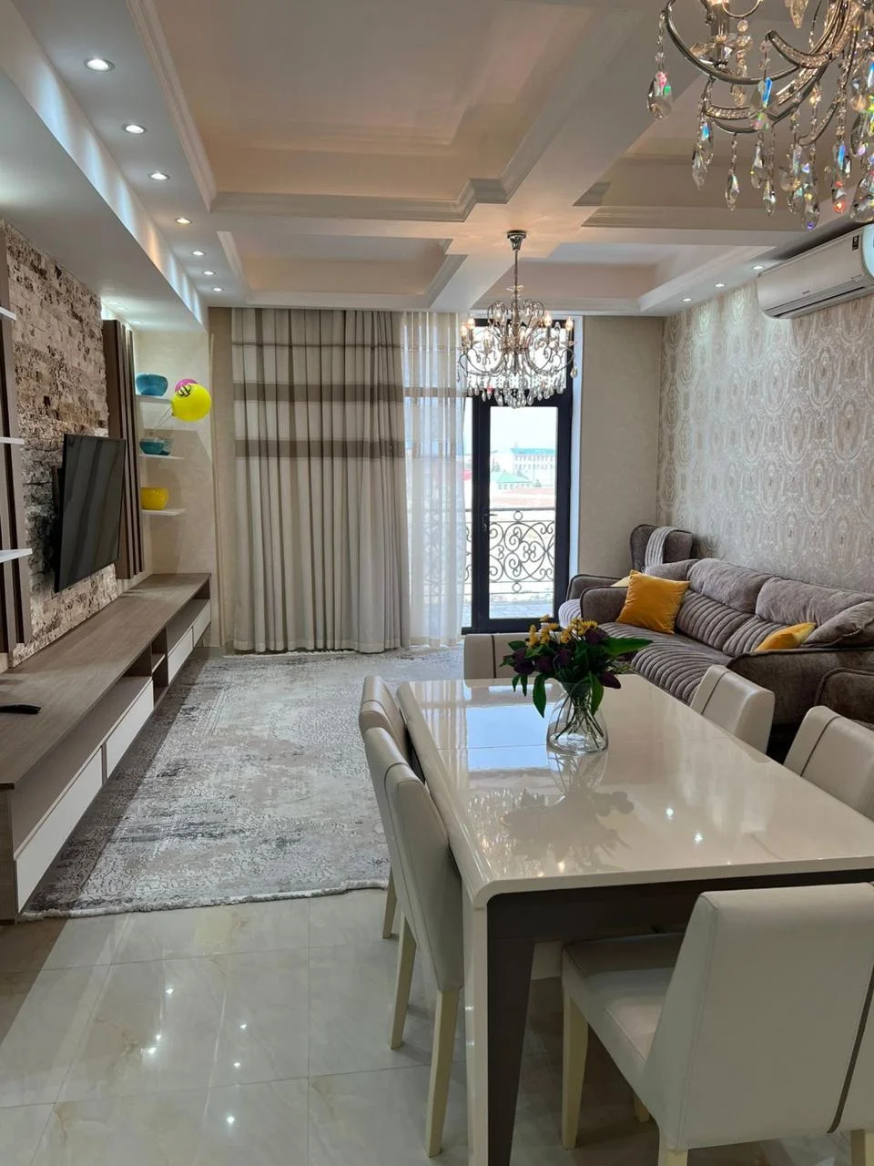 Kirayə 3 otaqlı Mənzil 100 m² Xətai r.