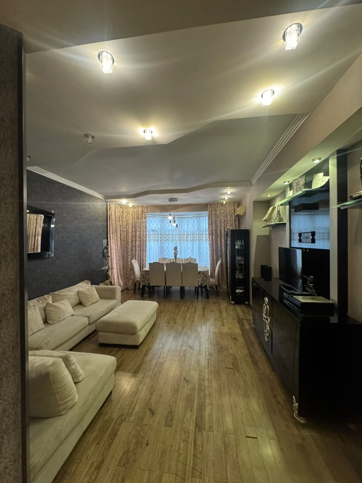 Kirayə 3 otaqlı Mənzil 130 m² Nərimanov r. Gənclik m. – şəkil 2