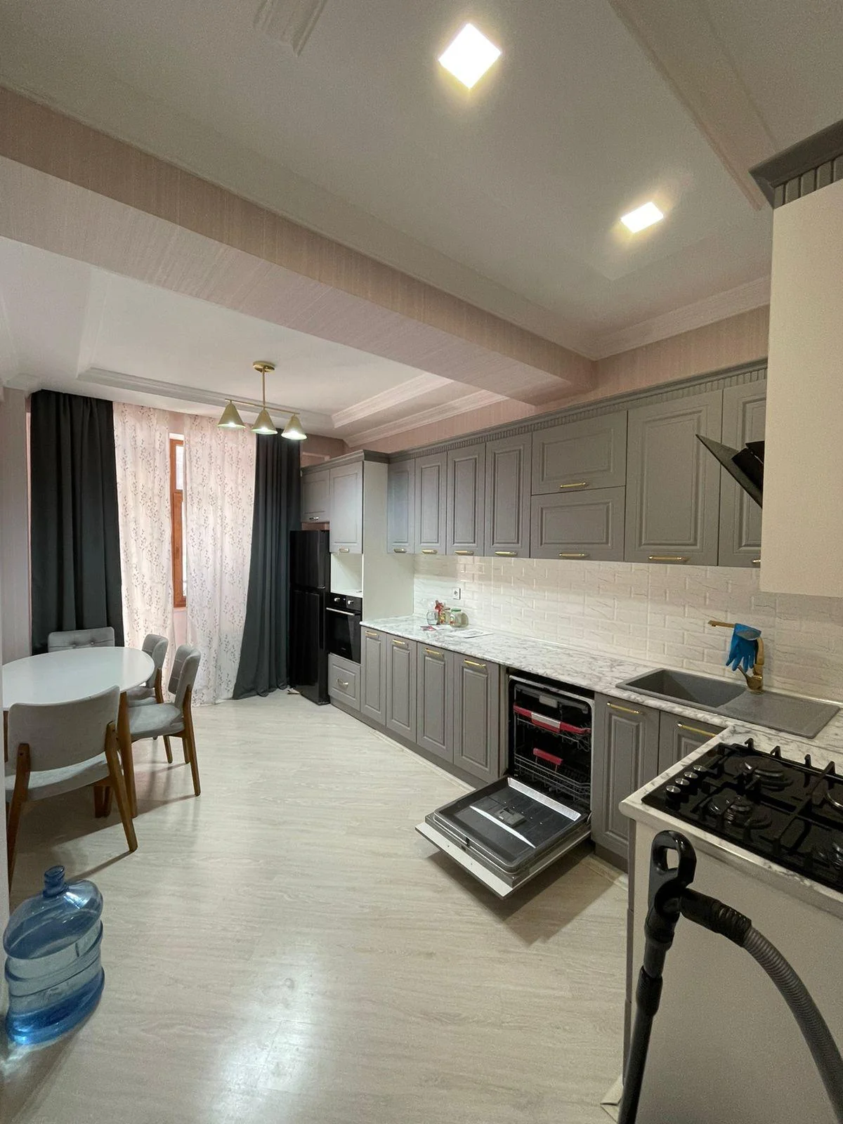 Kirayə 3 otaqlı Mənzil 125 m² Yasamal r. Yeni Yasamal q. İnşaatçılar m. – şəkil 17