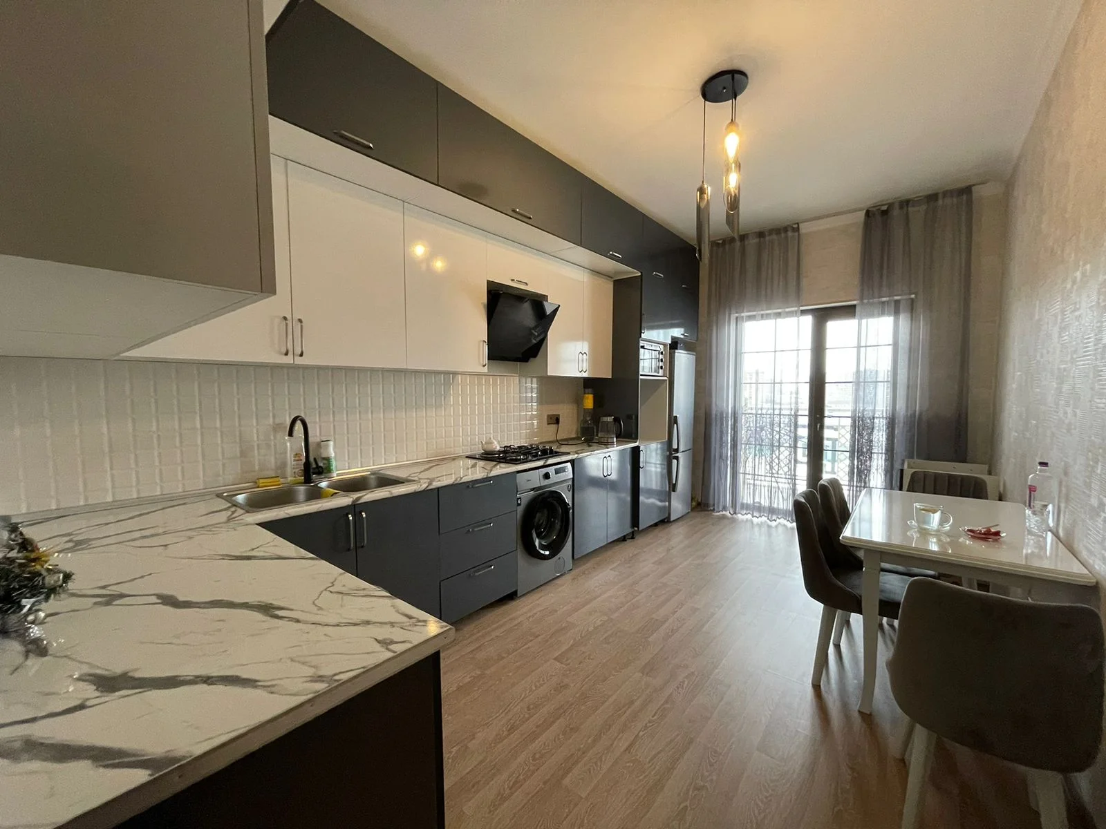 Kirayə 3 otaqlı Mənzil 120 m² Nəsimi r.