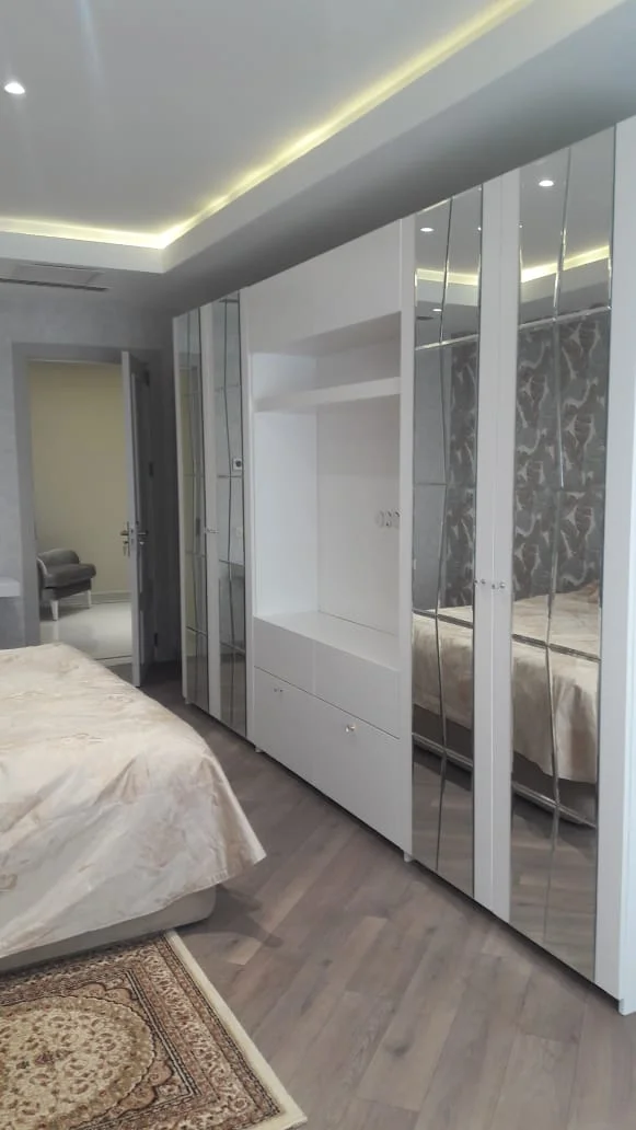 Kirayə 3 otaqlı Mənzil 180 m² Nəsimi r. – şəkil 4