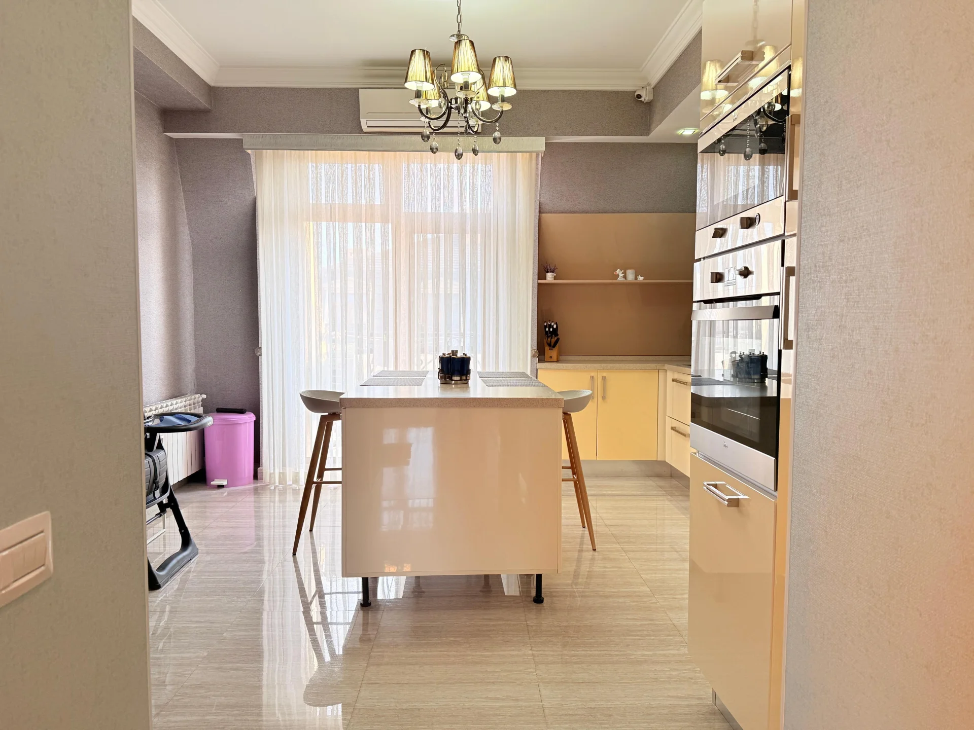 Kirayə 5 otaqlı Mənzil 220 m² Xətai r. Ağ şəhər q. – şəkil 16