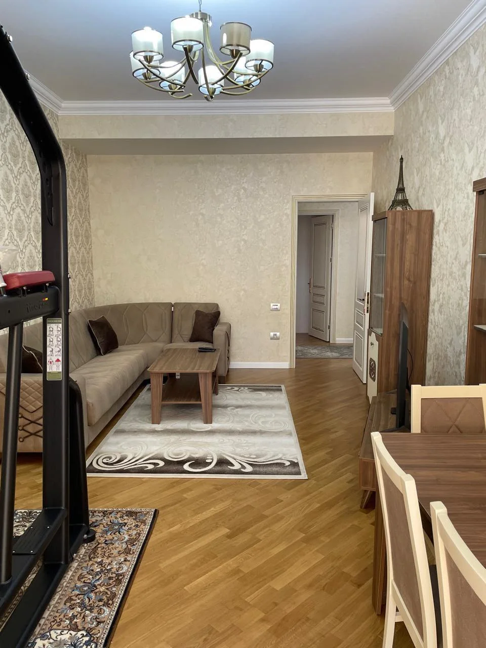 Kirayə 3 otaqlı Mənzil 126 m² Xətai r. Ağ şəhər q. – şəkil 1