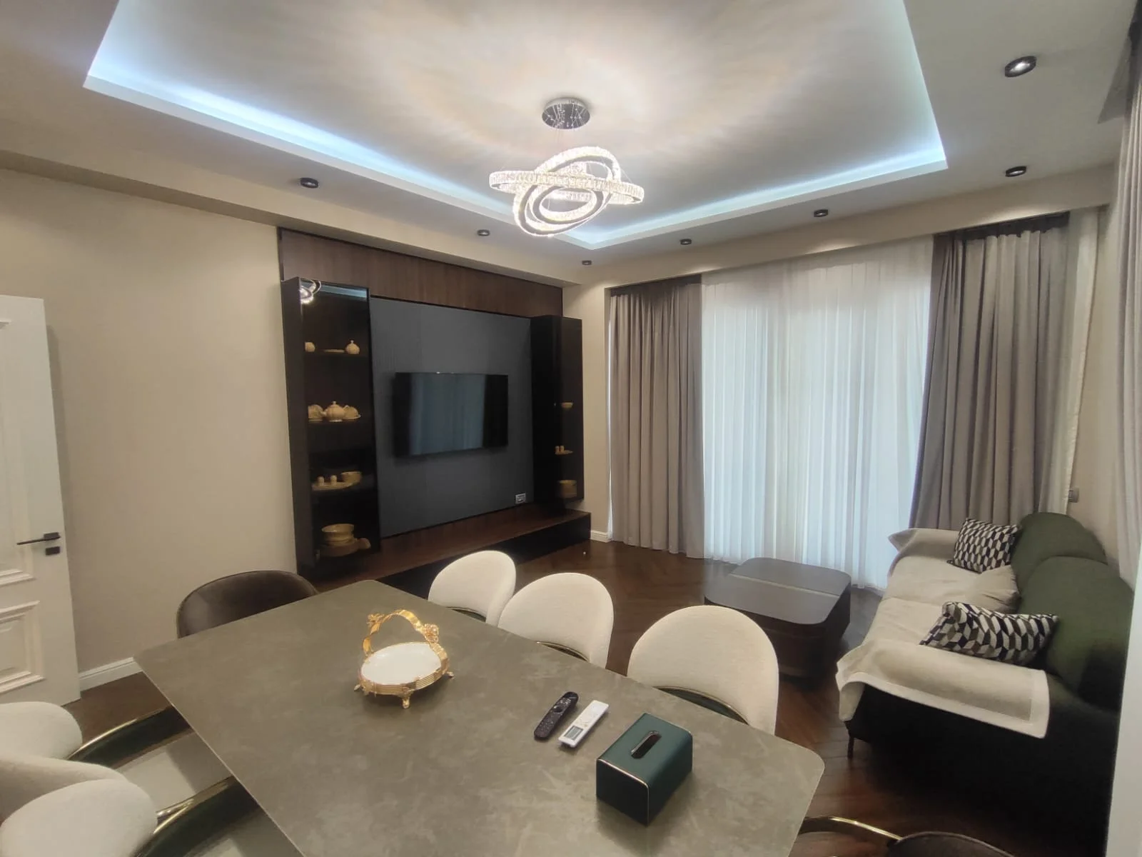 Kirayə 3 otaqlı Mənzil 120 m² Xətai r.