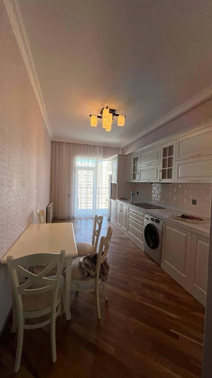 Kirayə 3 otaqlı Mənzil 150 m² Nərimanov r.