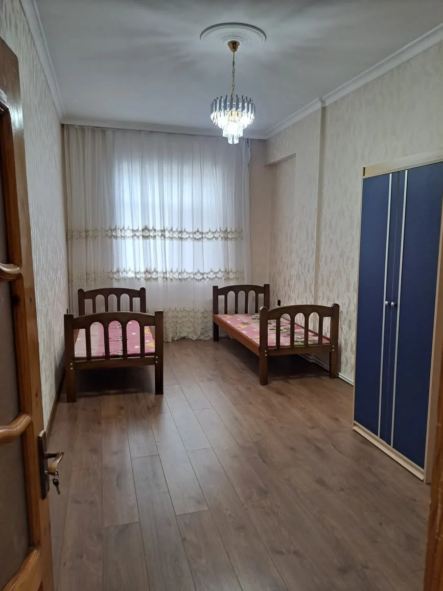 Kirayə 3 otaqlı Mənzil 112 m² Yasamal r.