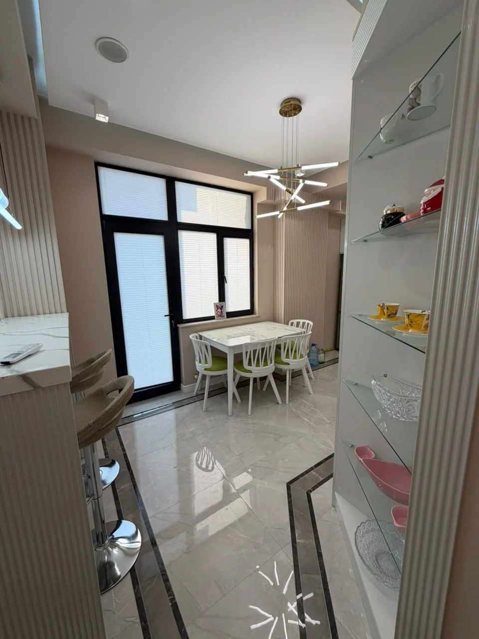Rəssamlıq yanı 4 otaq 2500azn