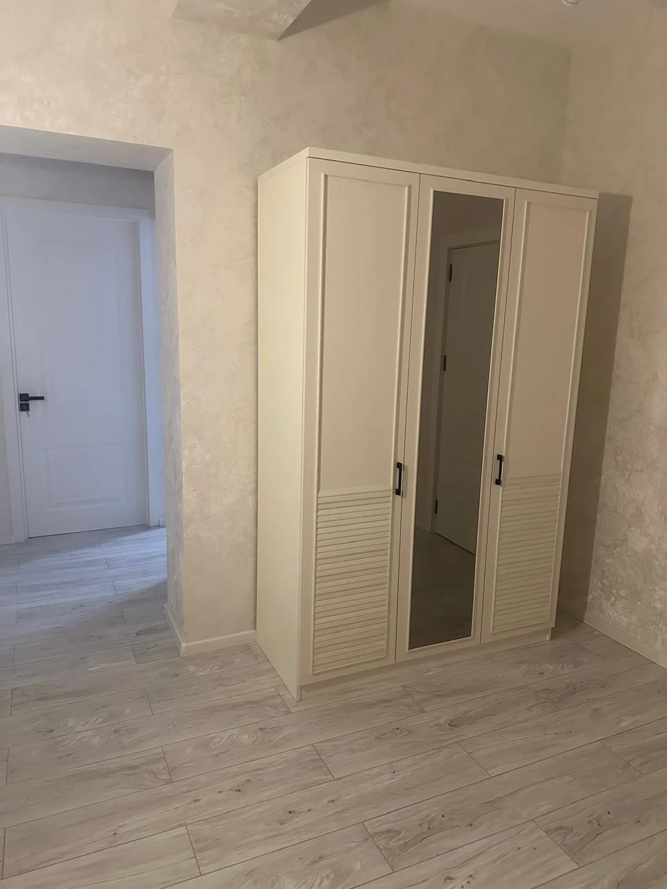 DƏNİZ VƏ ŞƏHƏR MƏNZƏRƏLİ MENZIL
