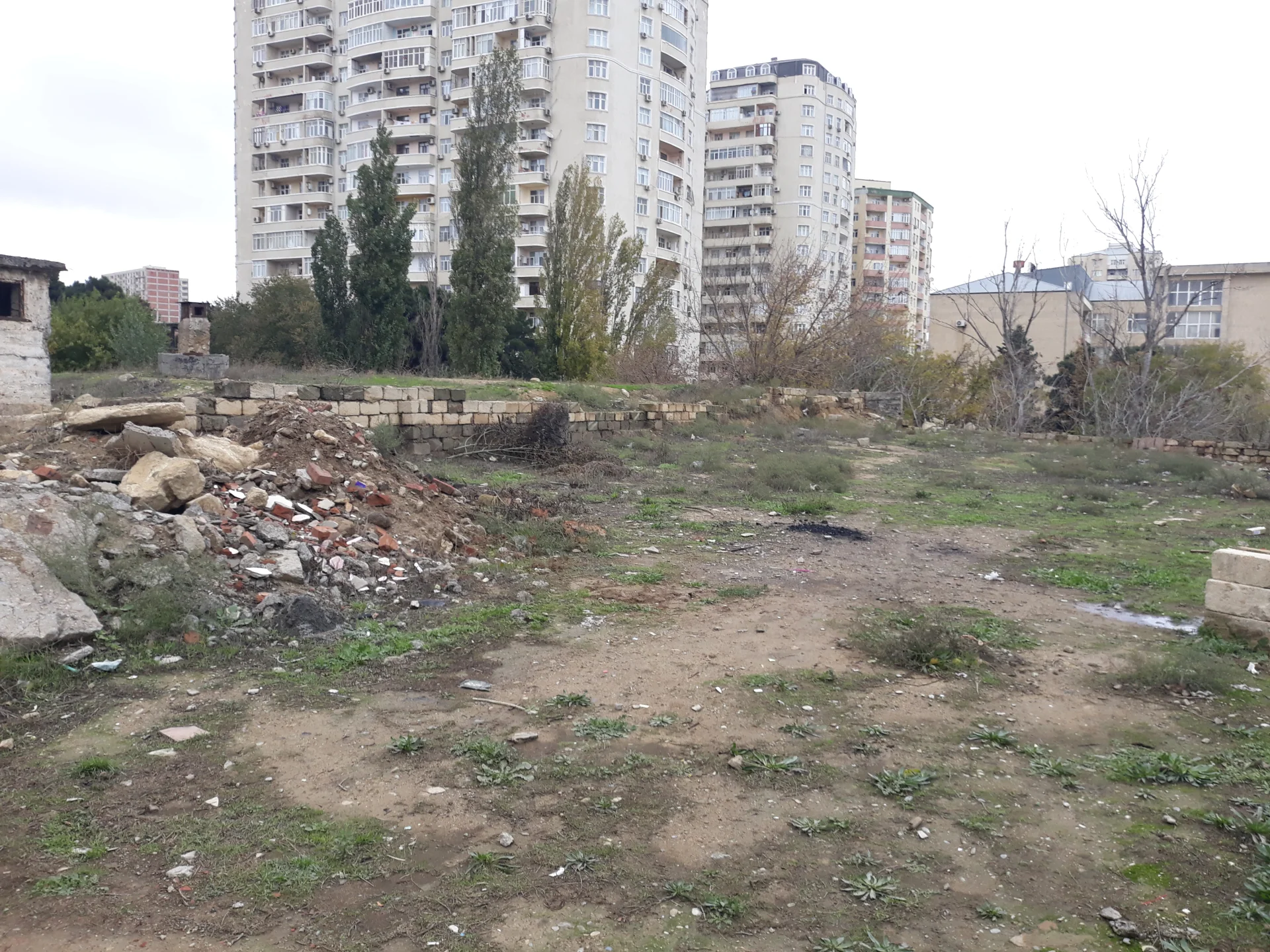 Satılır Torpaq Yasamal r. İnşaatçılar m. – şəkil 3