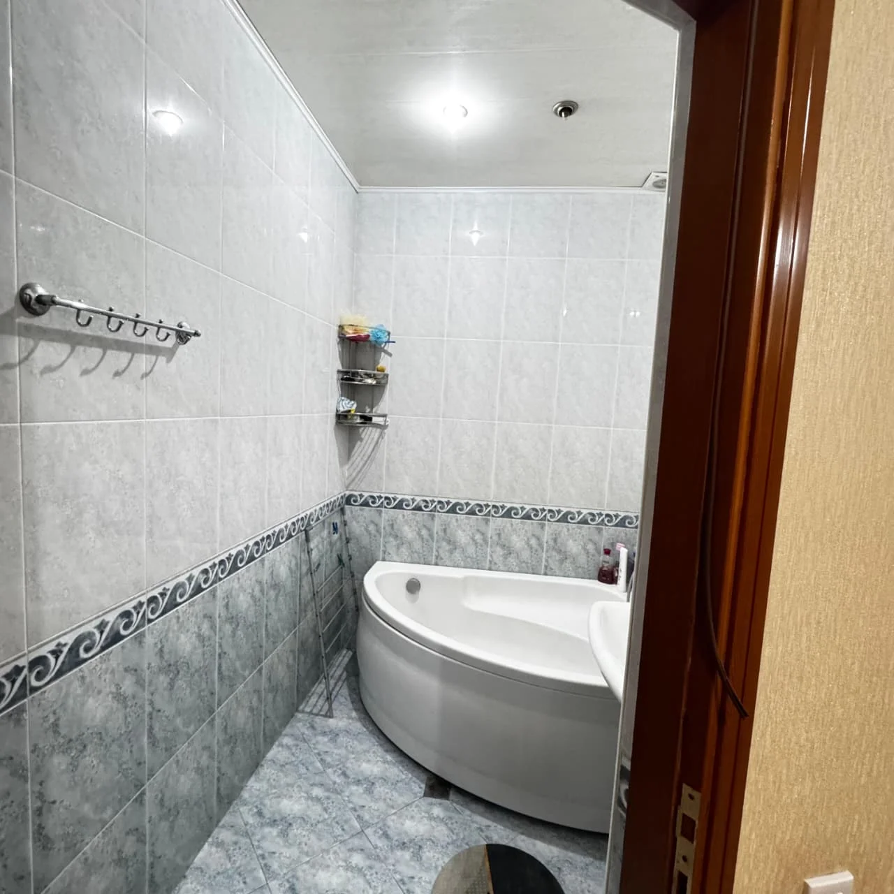 Nerimanovda 3 otaqlı mənzil