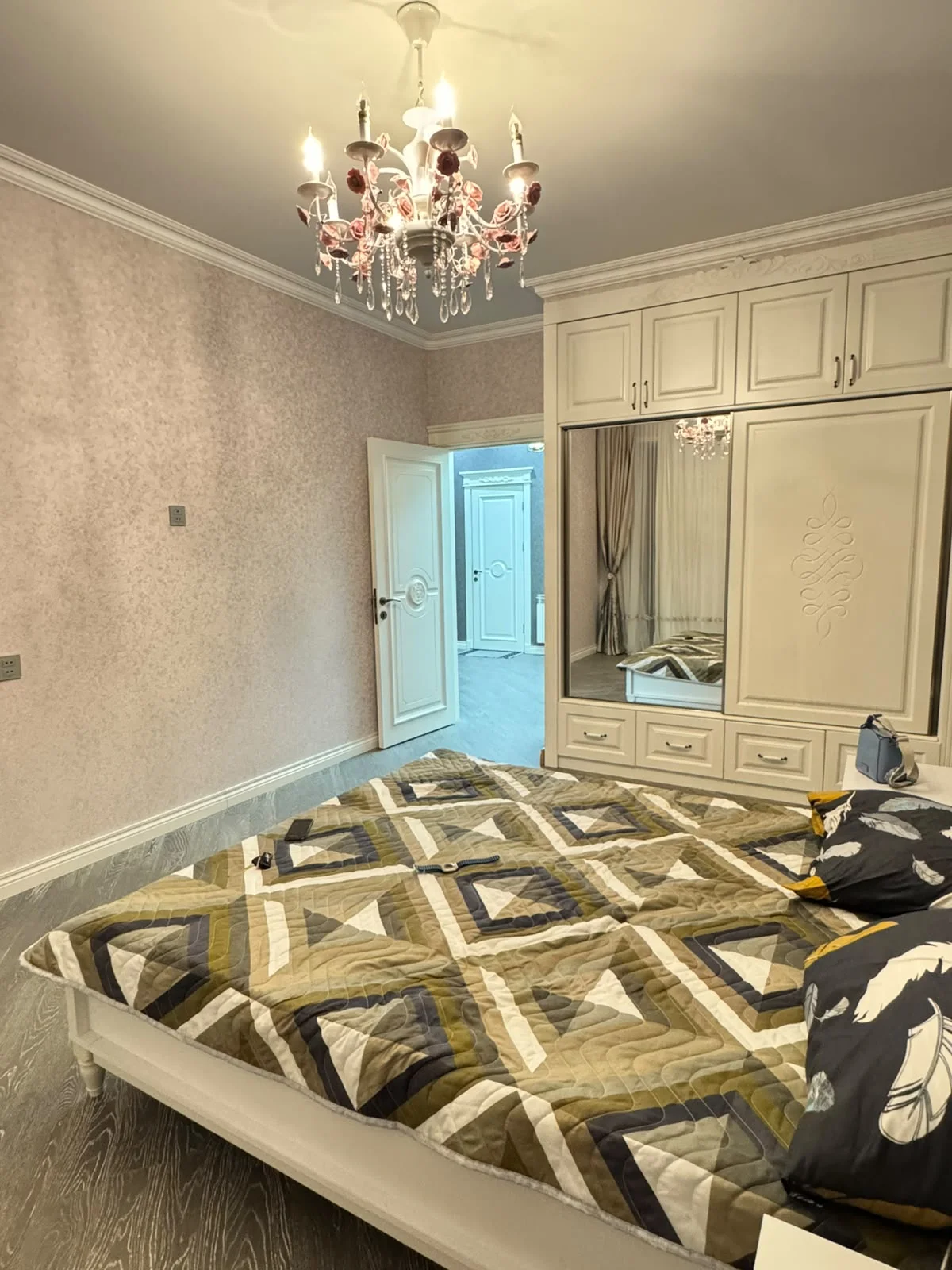 Kirayə 3 otaqlı Mənzil 103 m² Yasamal r. Elmlər Akademiyası m. – şəkil 2