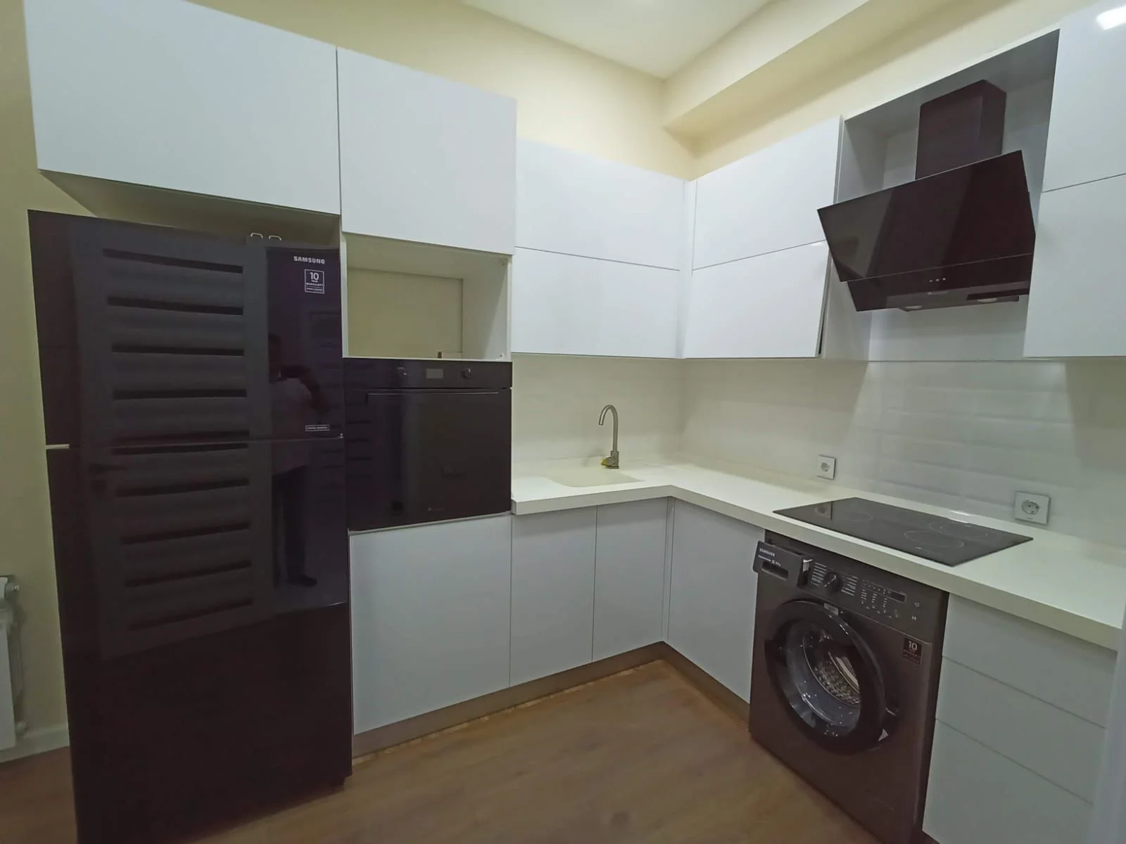 Kirayə 2 otaqlı Mənzil 65 m² Xətai r. Ağ şəhər q. – şəkil 8