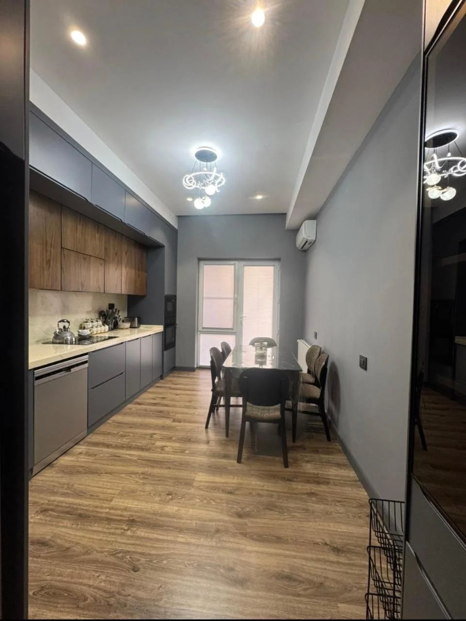 Kirayə 3 otaqlı Mənzil 140 m² Xətai r.