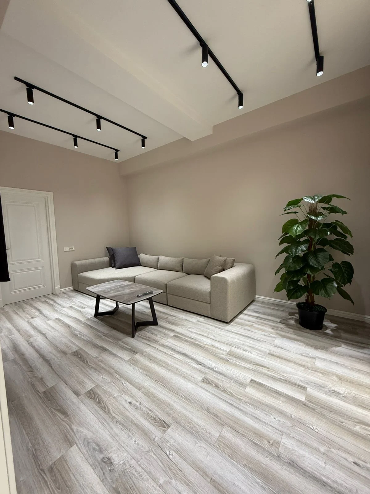 Kirayə 2 otaqlı Mənzil 100 m² Xətai r.